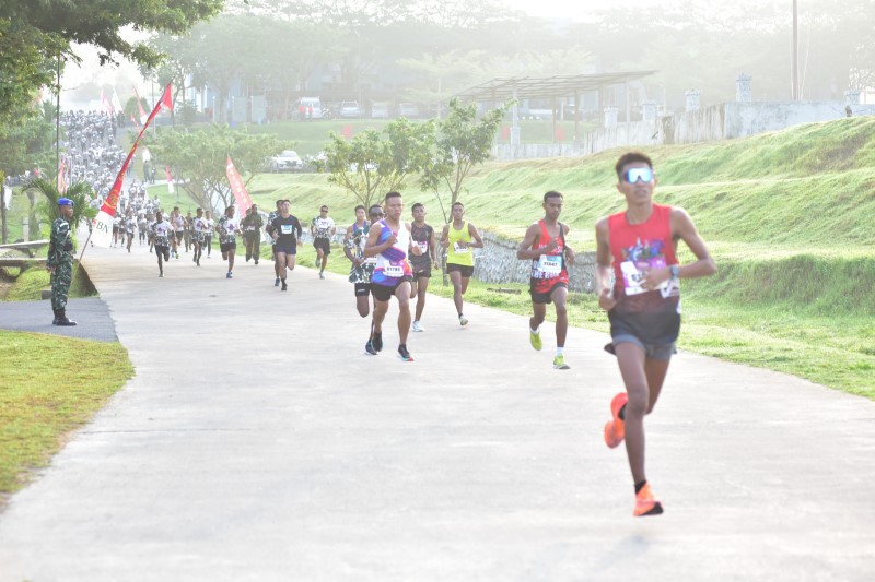 Semangat Pagi ditanah Papua, Masyarakat Tumpah Ruah Meriahkan Indo Marines Run 2025 semangat pagi ditanah papua (3)